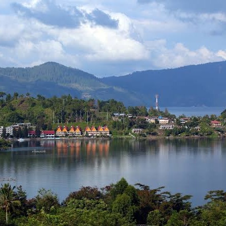 Tuktuk Siadong Village